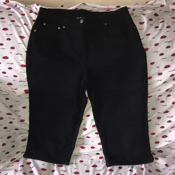 Style & Co petite 10P black jean capris - Picture 2 of 5